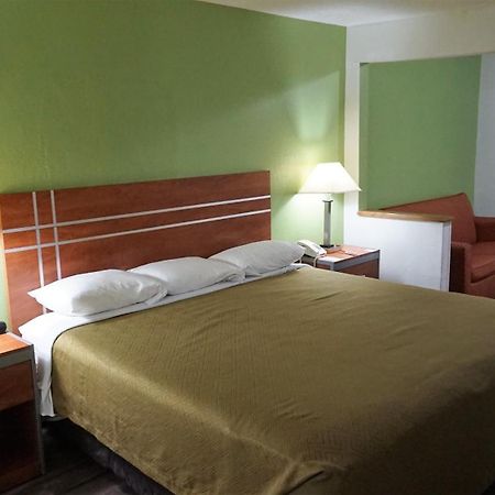 Econo Lodge & Suites Pekin エクステリア 写真