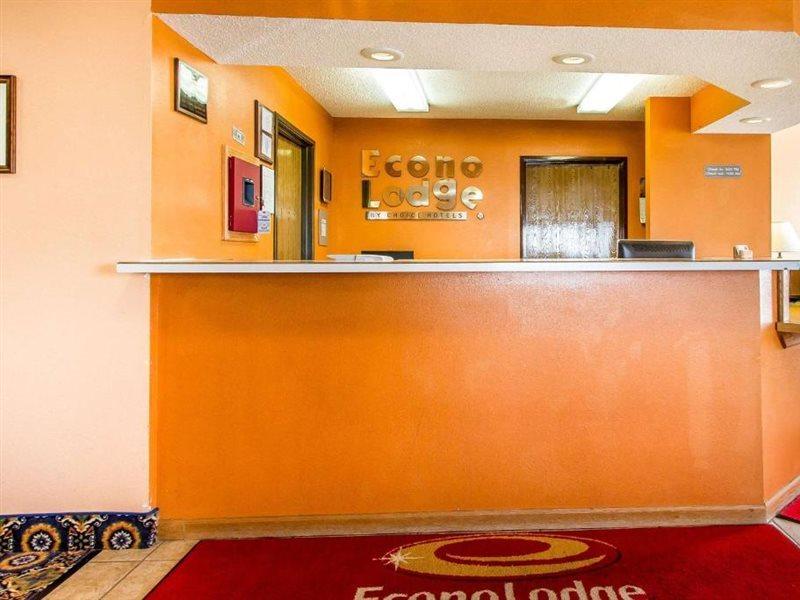 Econo Lodge & Suites Pekin エクステリア 写真