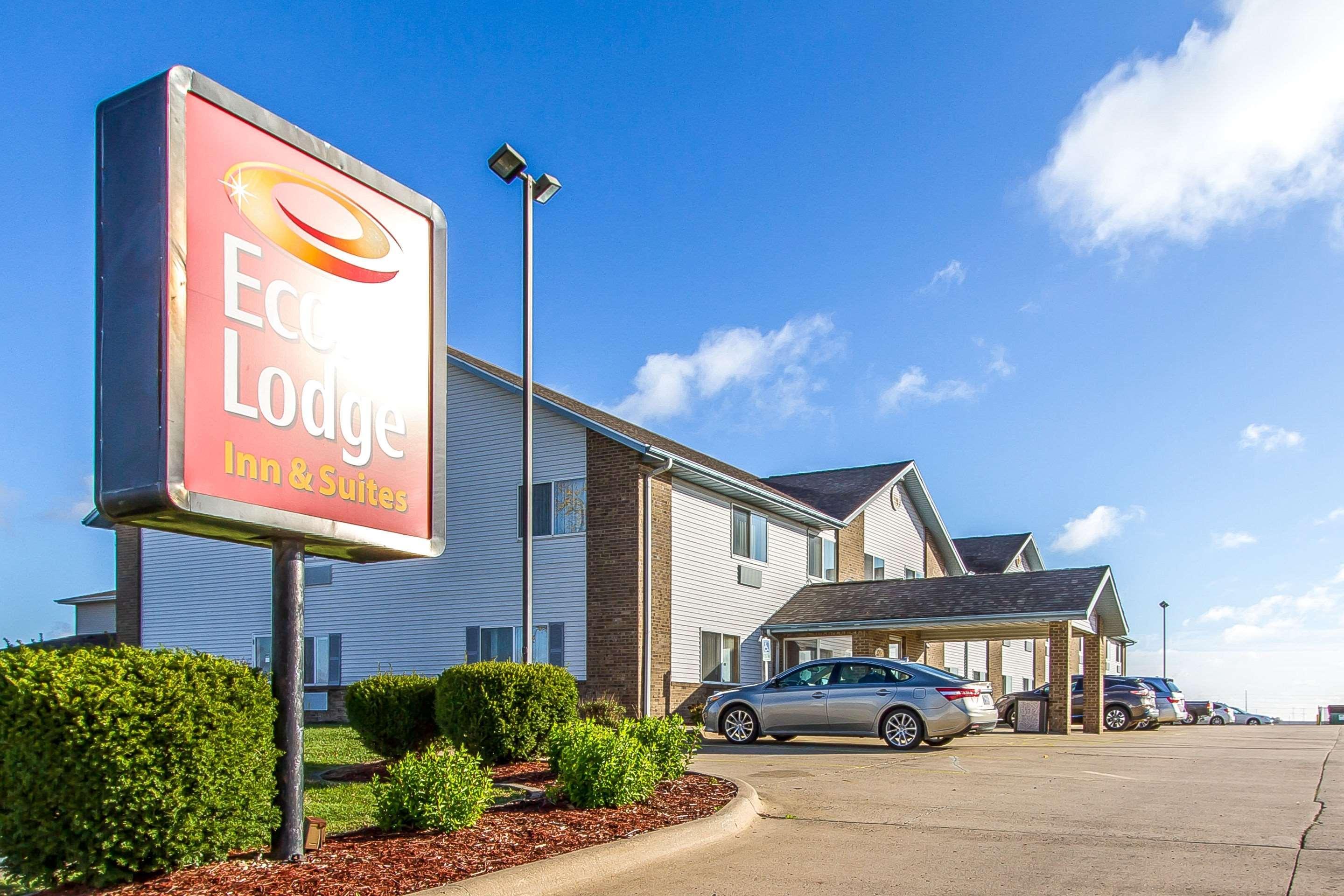 Econo Lodge & Suites Pekin エクステリア 写真