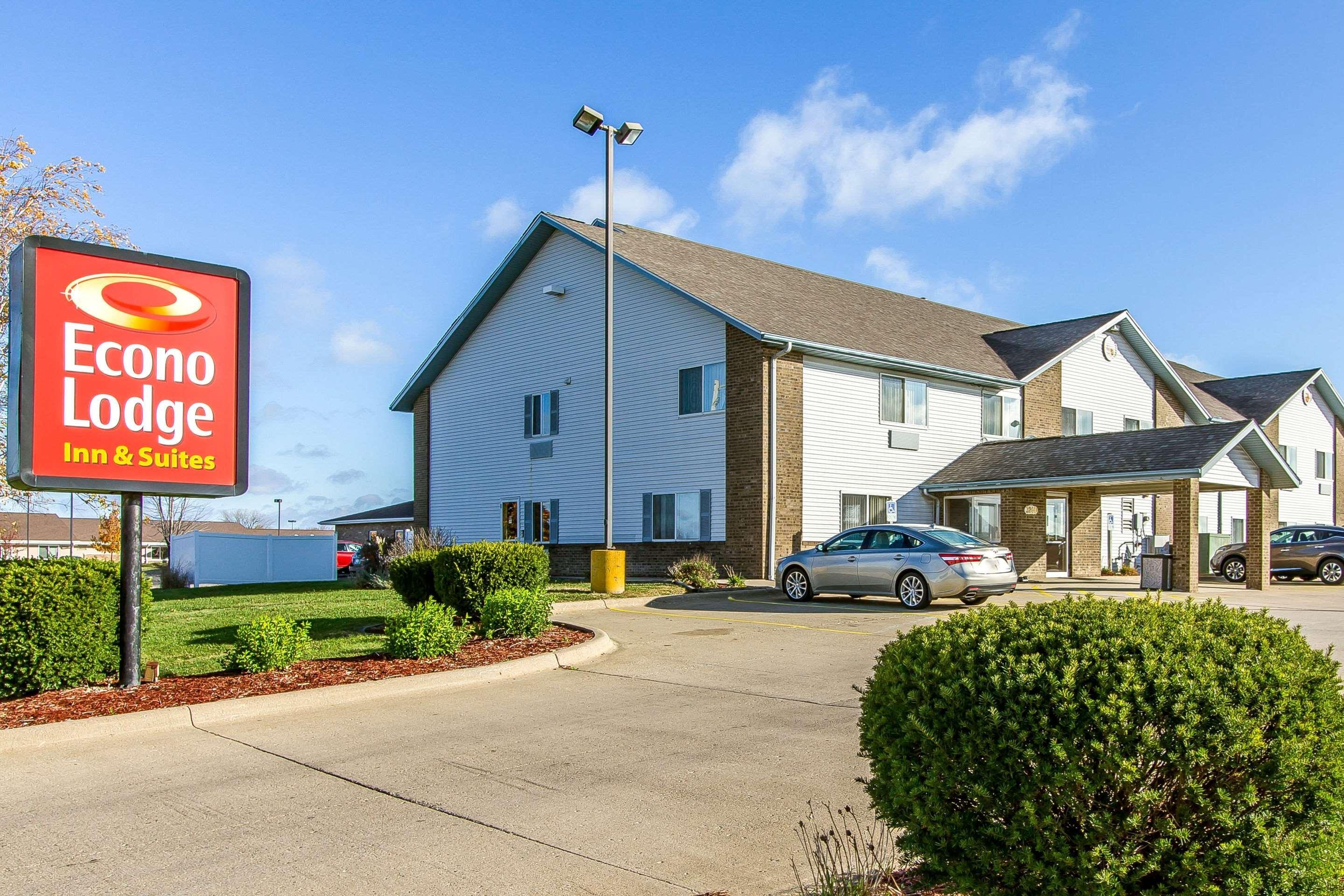 Econo Lodge & Suites Pekin エクステリア 写真