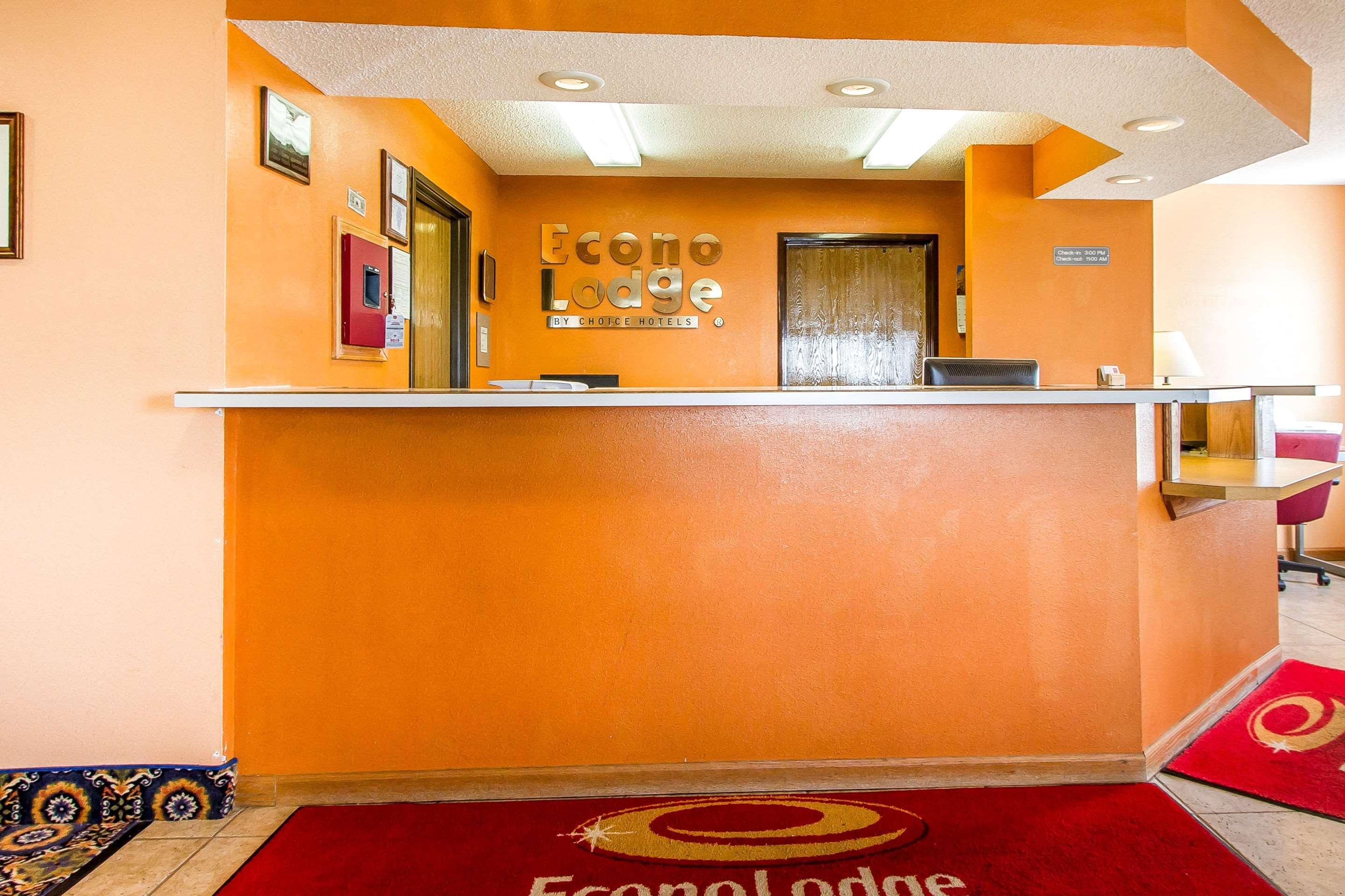 Econo Lodge & Suites Pekin エクステリア 写真