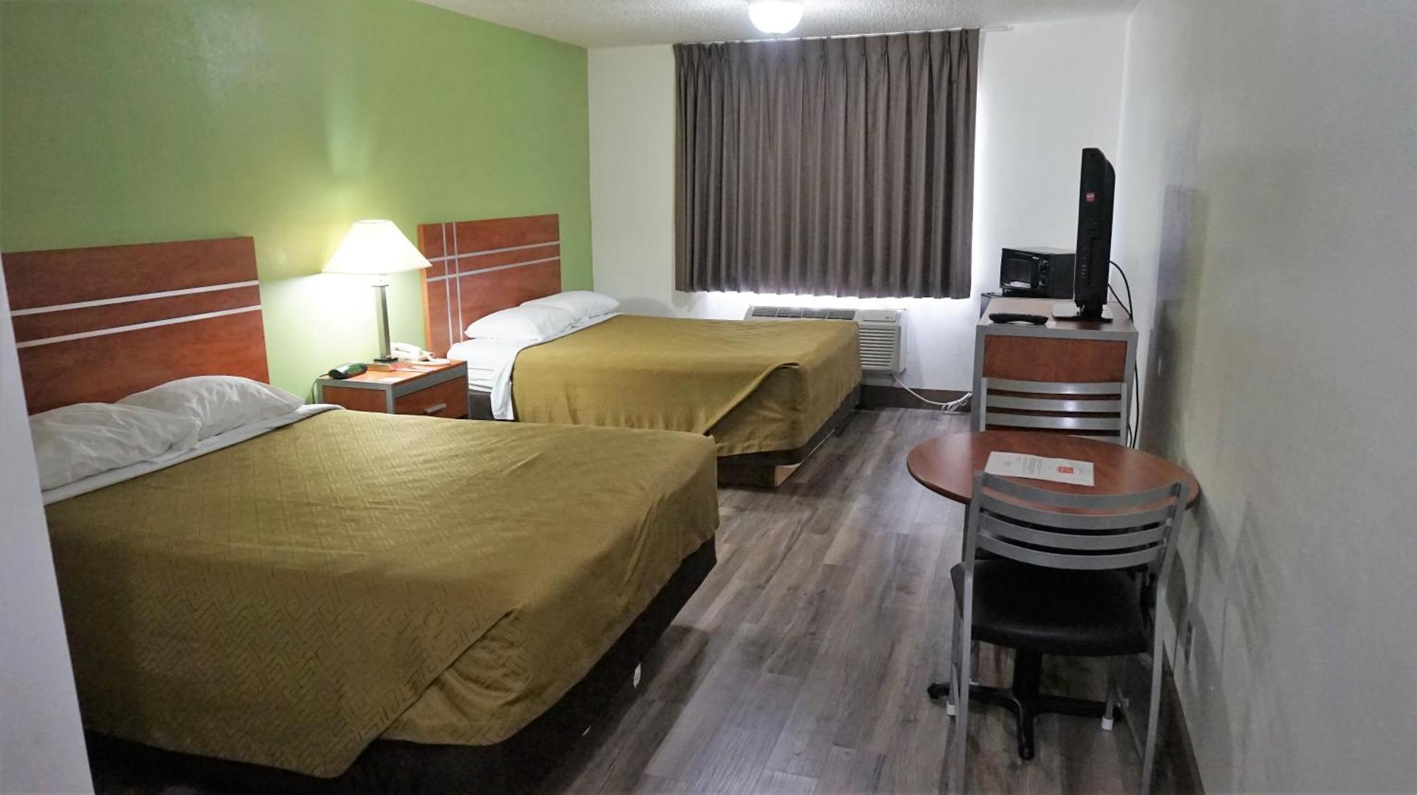 Econo Lodge & Suites Pekin エクステリア 写真